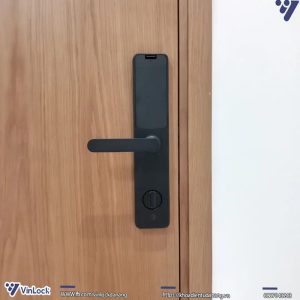mặt trong của khóa Aqara A100 khi lắp lên cửa