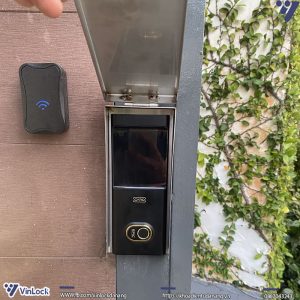 khóa epic 731G khi lắp lên cửa