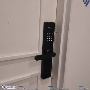 Mặt ngoài khóa Winlock XT-S01 lắp đặt lên cửa