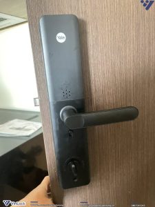 Mặt trong khóa Yale YDME 100 NxT 