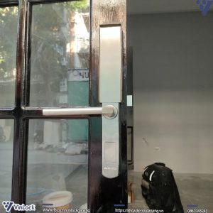 Khóa thông minh Metalock AZT-01 + hộp bảo vệ khi lắp lên cửa