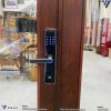 Khóa vân tay Yale YDME 200 NxT lắp đặt cho cửa chính