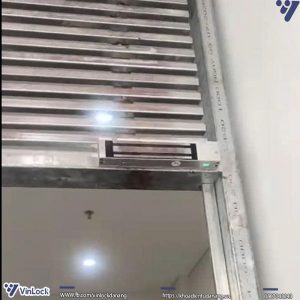 khóa điện từ Hikvision DS-K4H258S lắp đặt lên cửa căn hộ