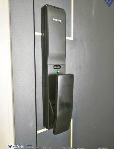 Khóa vân tay Philips Alpha khi lắp đặt và bàn giao