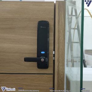 Mặt trong khóa lắp đặt lên cửa