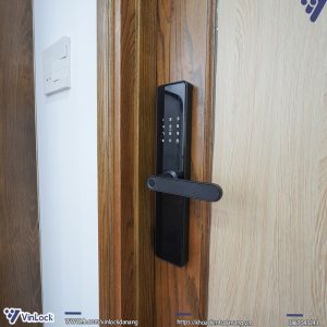 Winlock TT-380W lắp đặt lên cửa