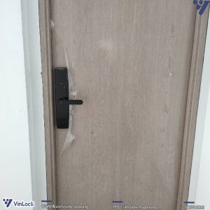 Khóa Winlock TT-380W khi lắp đặt và bàn giao cho khách