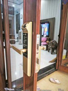 Mặt bên khóa Yale YDM7116A 