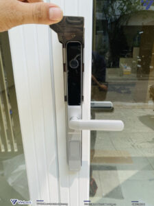 Mặt ngoài khóa metalock sau khi thay thế khóa cơ cũ